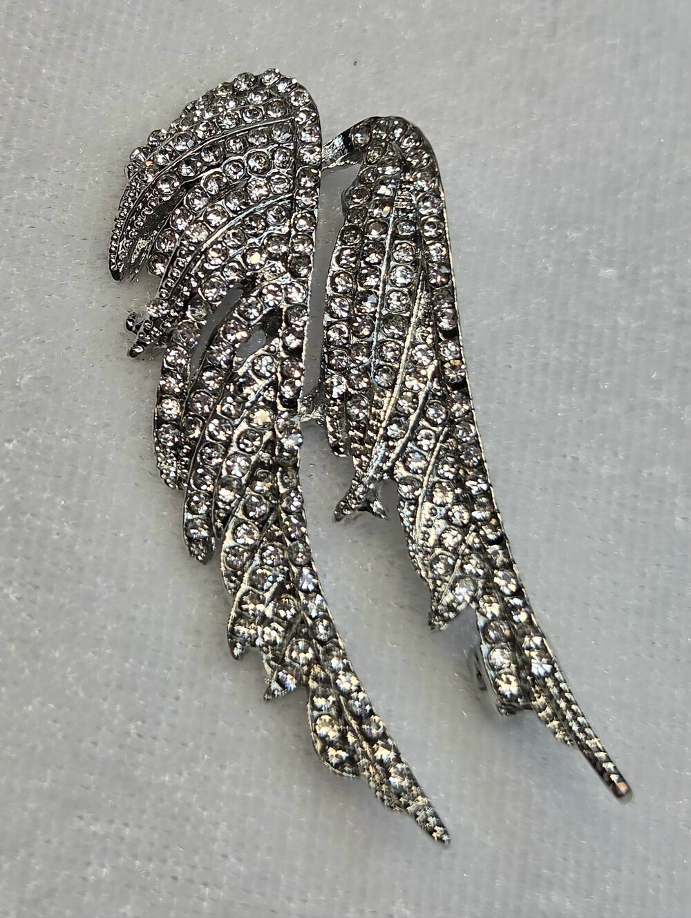 New Rhinestone Angel Wing Brooch / Pin β Silver Sparkle